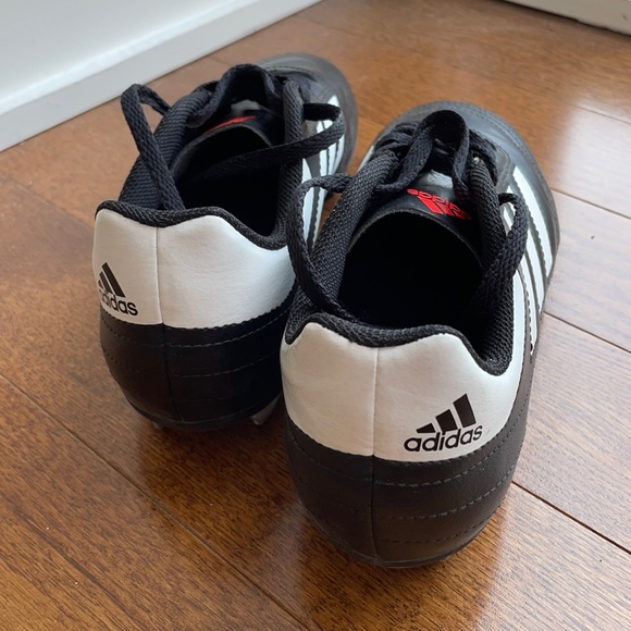 ADIDAS SOCCER SHOES - Picture 3 of 4